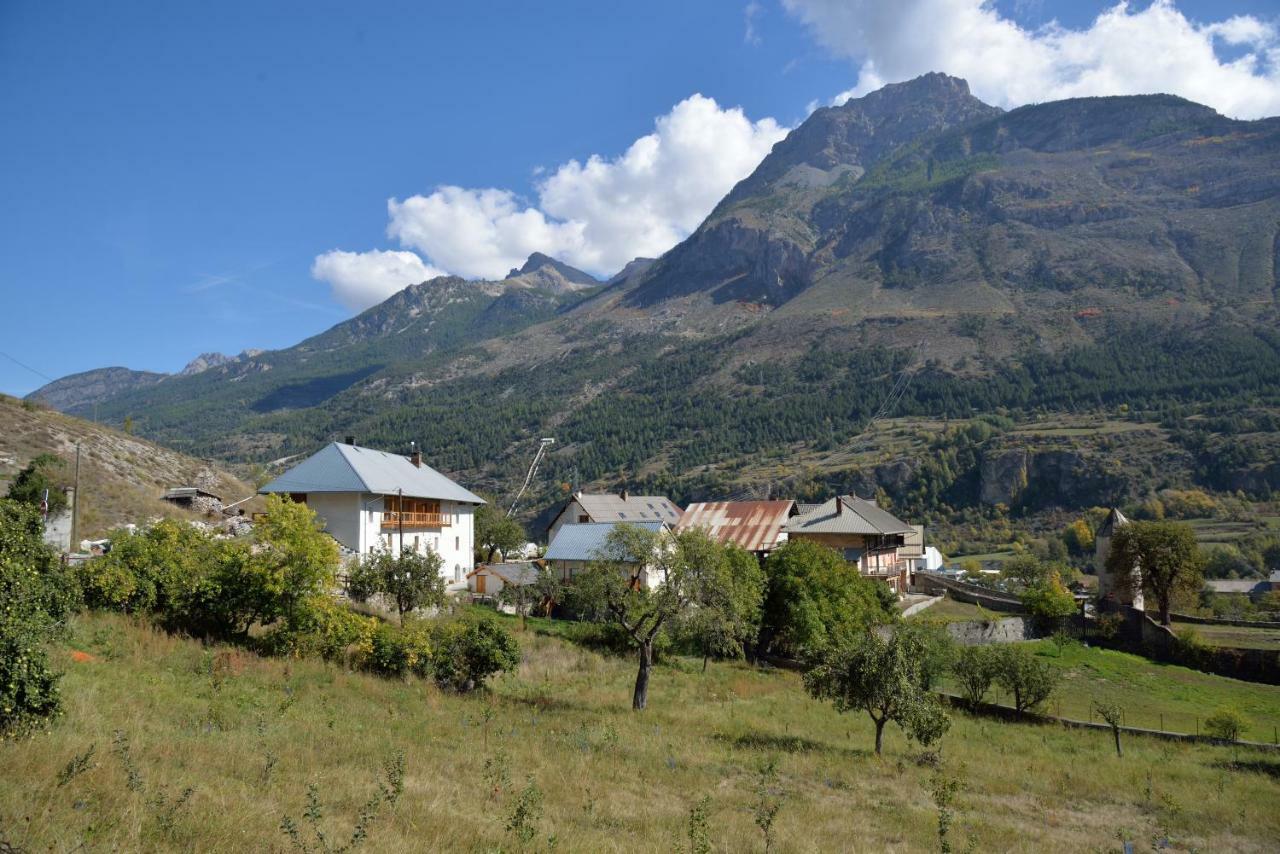La Maison Abeil LʼArgentière-la-Bessée Exterior foto